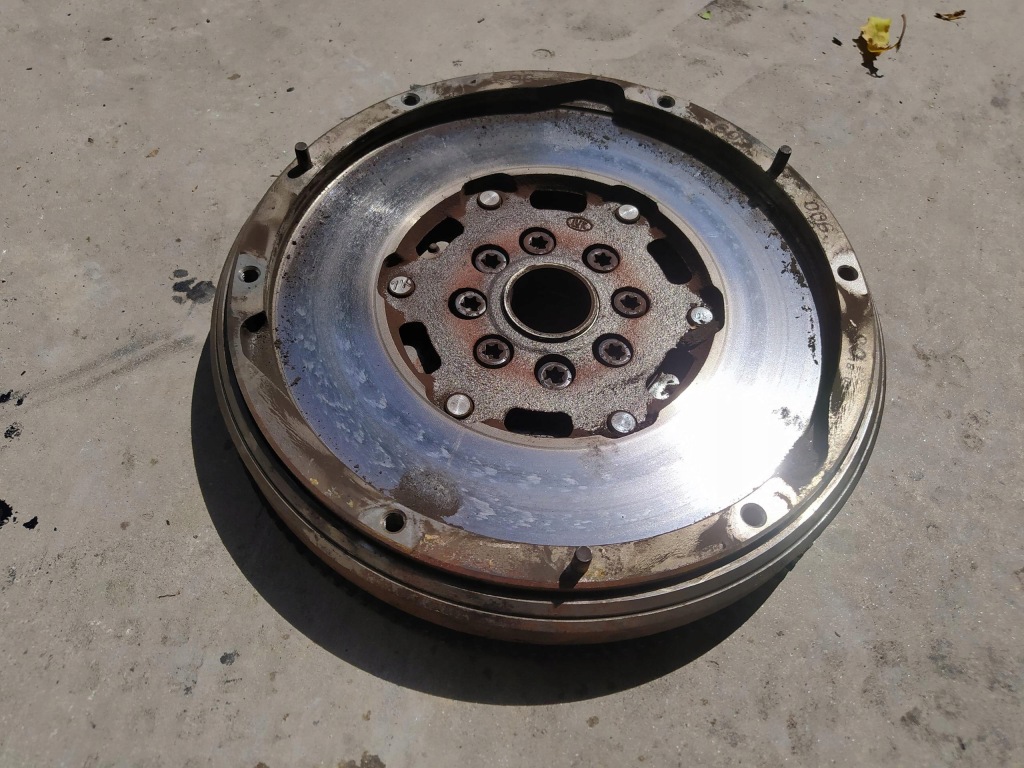 фото №1, Колесо двухмассовый двухмассовый маховик 9660900680 2.0 hdi citroen c4 2012 citroen