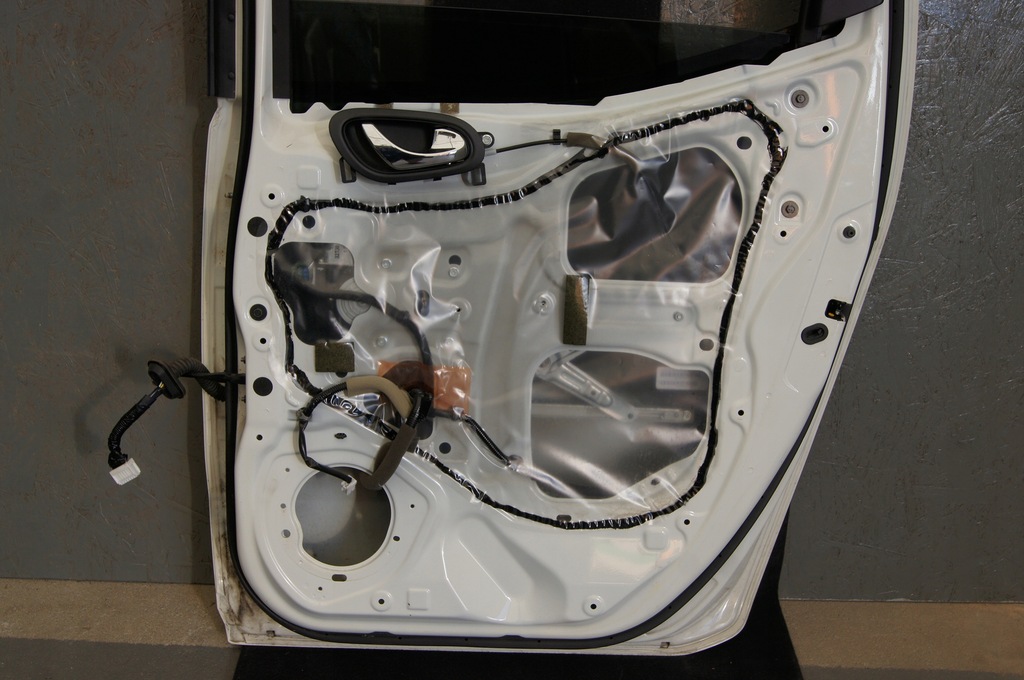 фото №7, Nissan navara np300 d23 дверь задняя задние правое