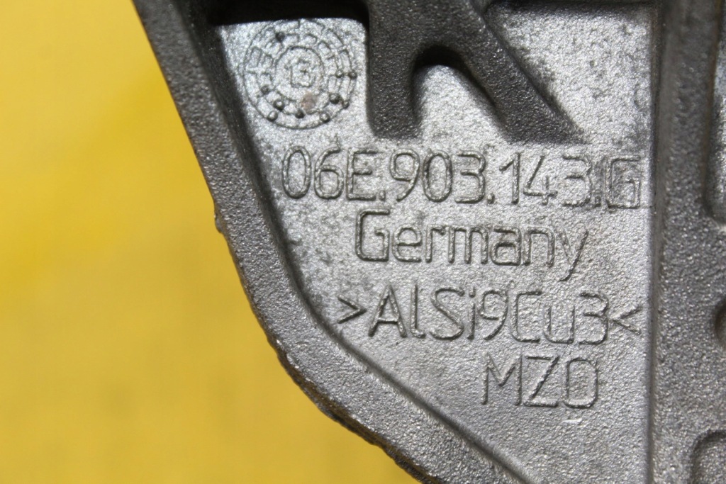 Кронштейн генератора a6 a4 a8 d4 3.0tfsi 06e903143g Недорого