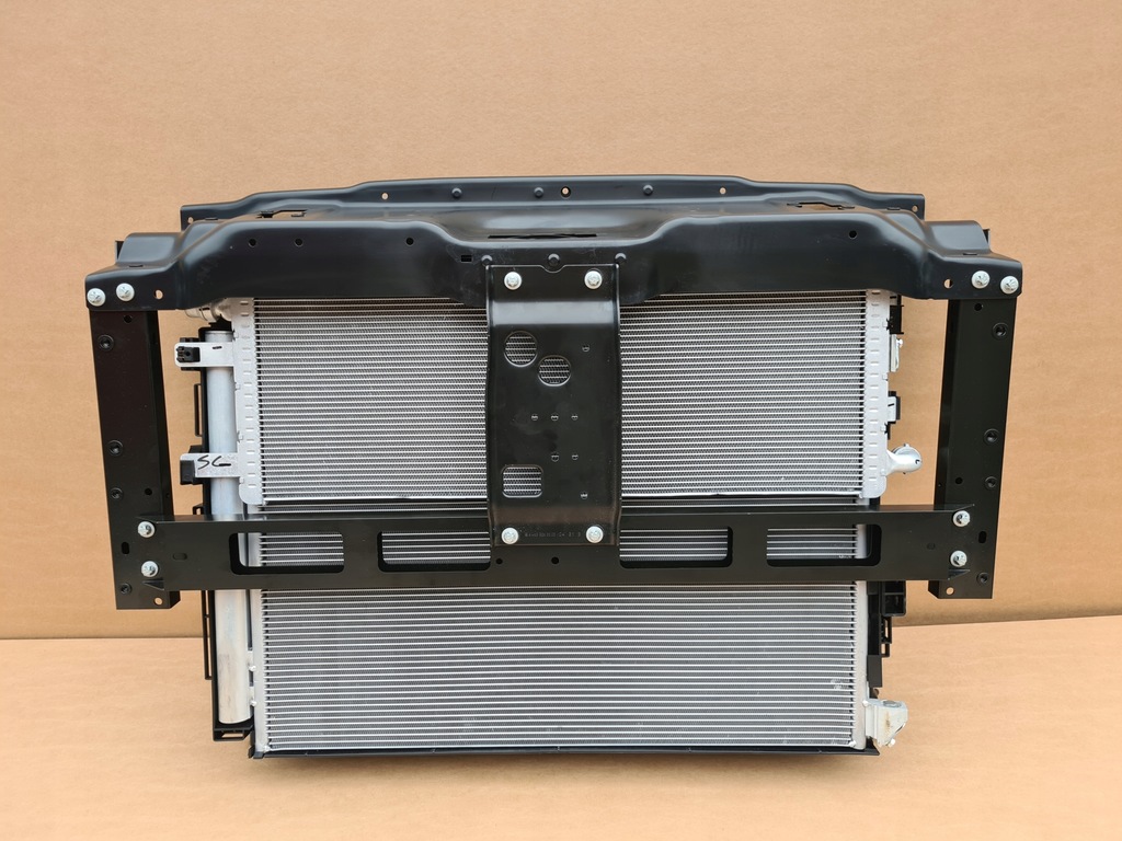 фото №1, Pas передній радіатор mercedes g500 w463 lift 2018-