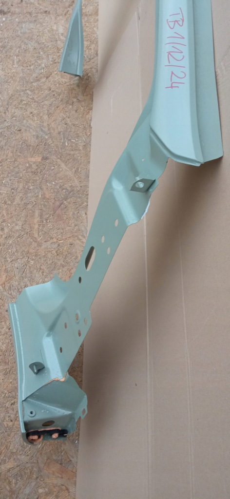 Tesla model 3 iii 17- обшивка bok блок двигателя правый перед подкрылок 1073674-sc-b с Разборки