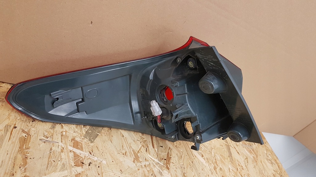 фото №7, Лампа задняя правая toyota auris ii lift kombi