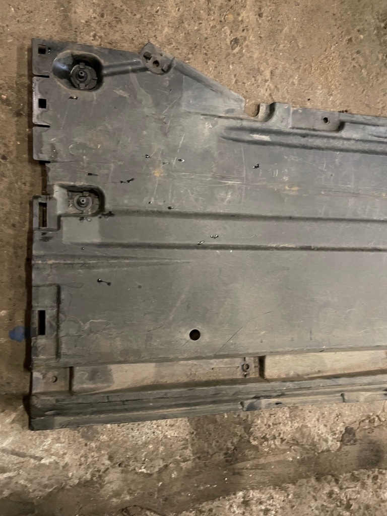 Audi a4 b8 a5 накладка плита пол подвеска левая Оригинал