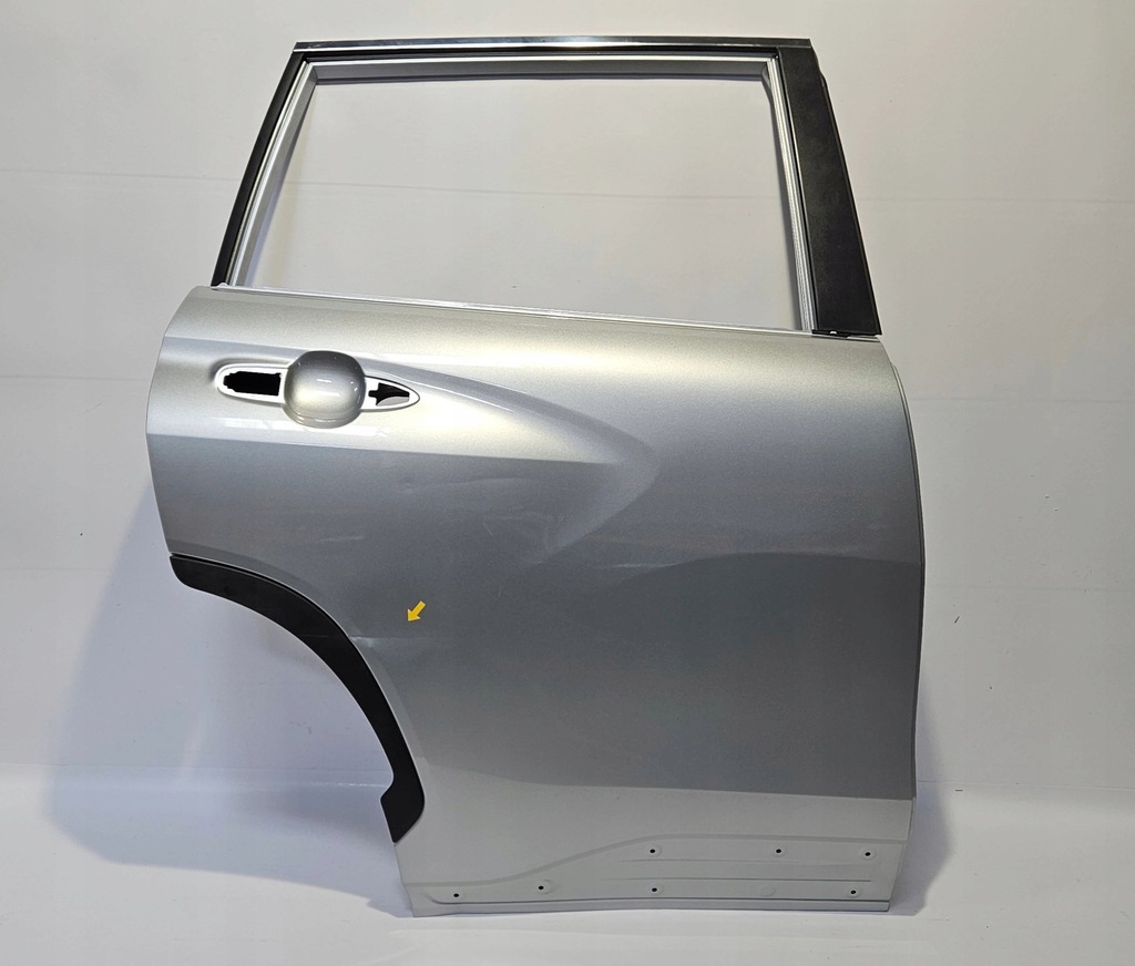 фото №1, Дверь правый задняя toyota corolla cross оригинал