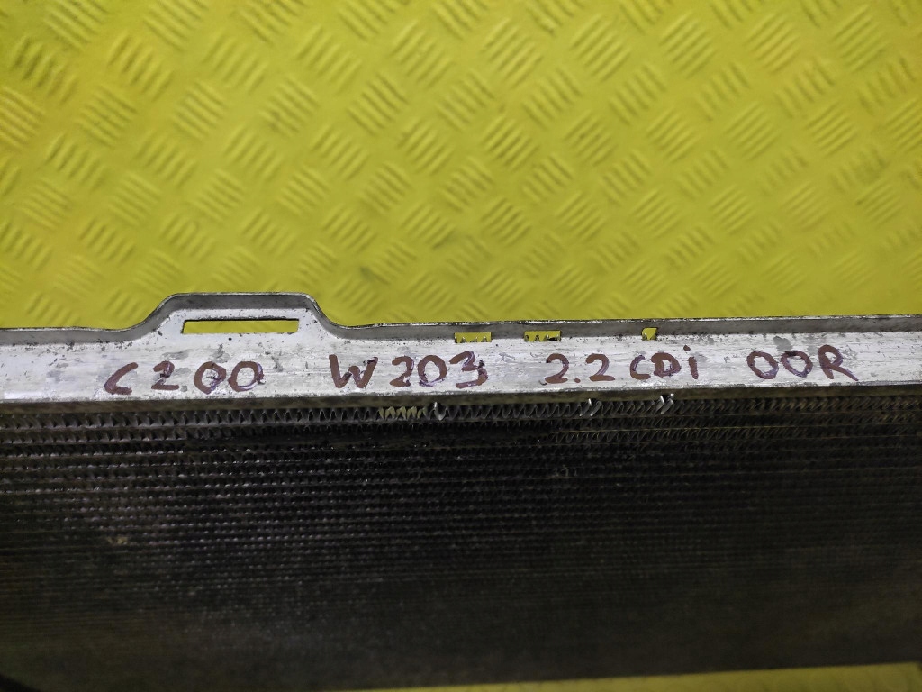 Mercedes w203 2.2 cdi радіатор води a2035000603 Ціна
