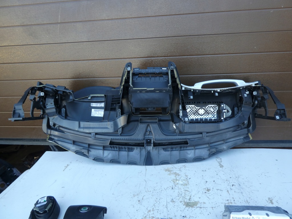 фото №13, Skoda octavia ii scout панель приладів панель приладів консоль подушка безпеки