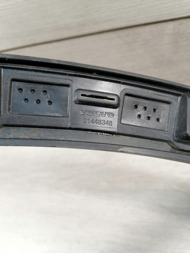 фото №11, Volvo xc40 t3 молдинг крыла левый перед