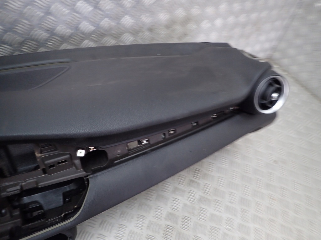 фото №6, Alfa romeo giulia veloce приборная панель rozdziecza консоль подушка безопасности подушки безопасности ремни