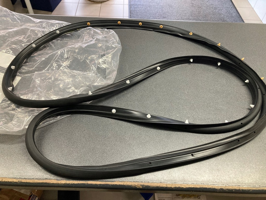 фото №1, Прокладка двері opel astra j задня ліва 5d