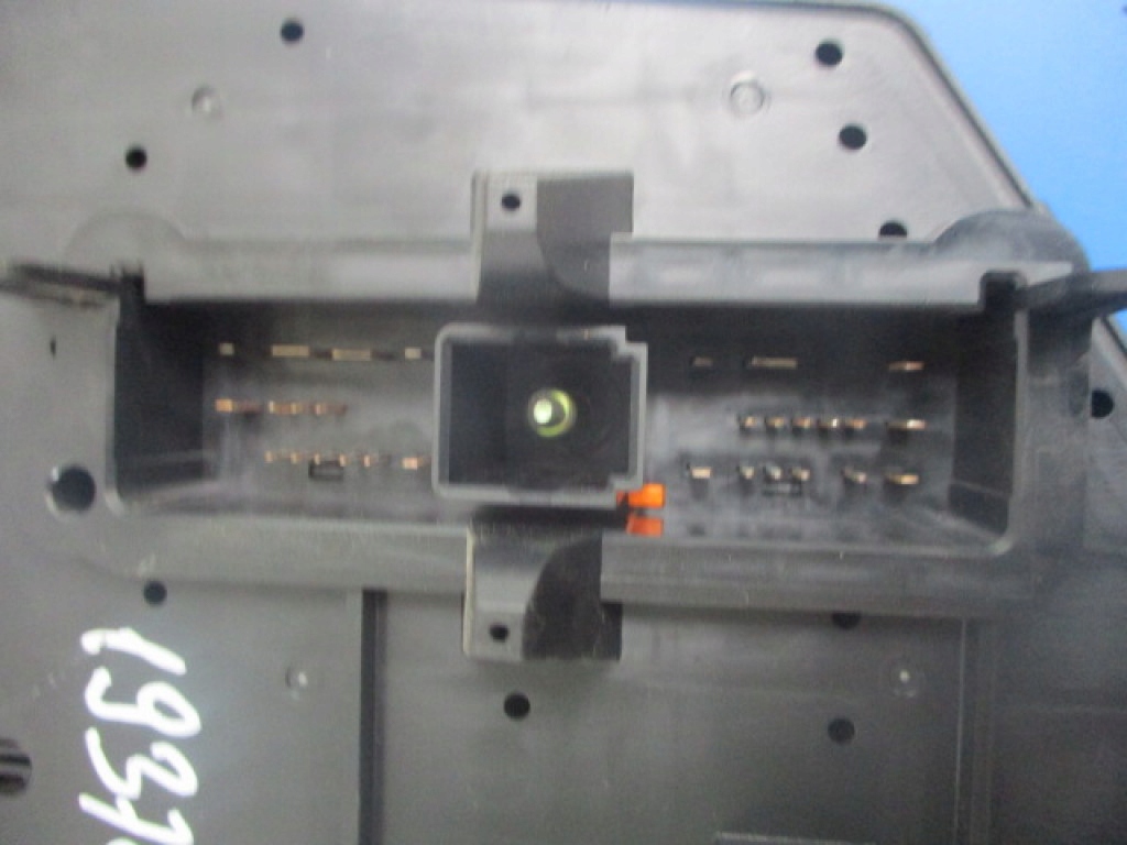 фото №10, Cadillac srx 3.6 v6 коробка предохранителей 25771741