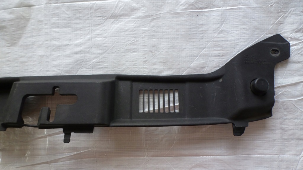 Volvo v50 защита поперечина верхнего перед 30716338 Доставка
