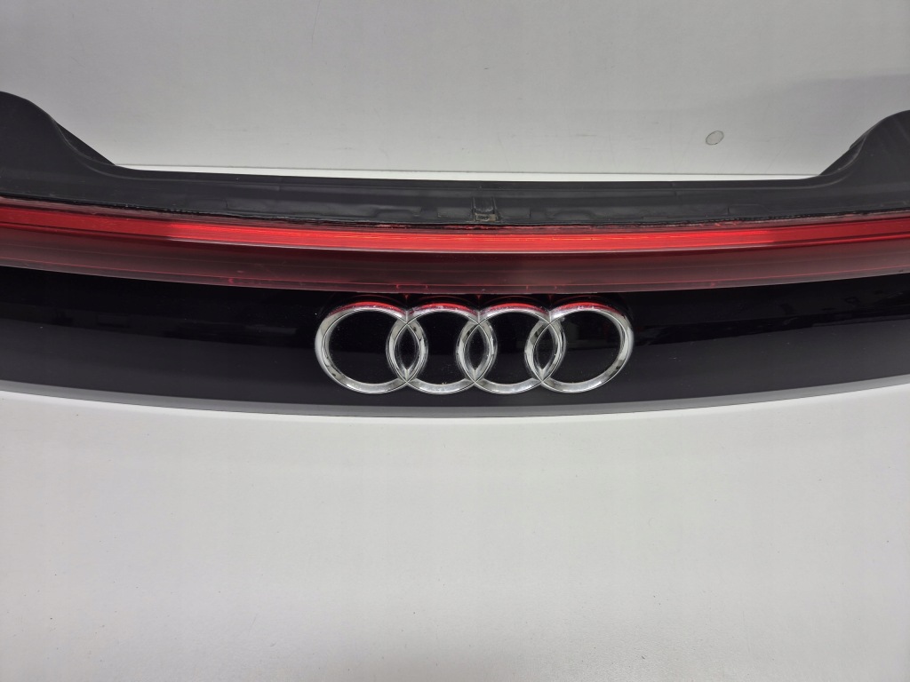 фото №6, Audi q8 4m8 накладка задняя led basic оригинал europa 4m8945095m
