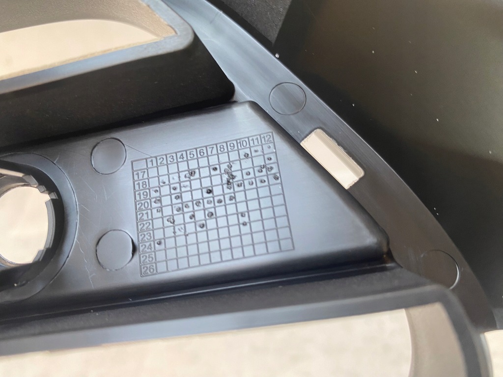 фото №9, Volvo xc40 17- решётка средняя бампера перед pdc 31650117