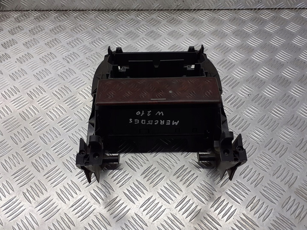 фото №1, Рамка радіо mercedes w210 2.2 cdi