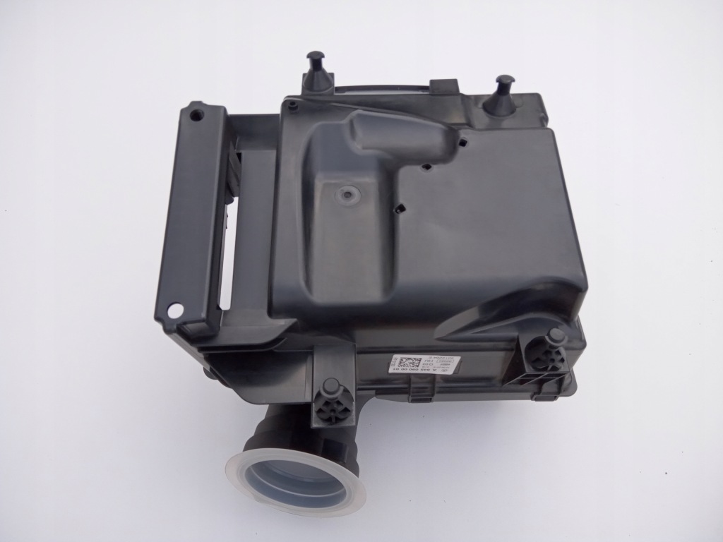 Купити Корпус фільтр повітря infiniti q30 qx30 mercedes