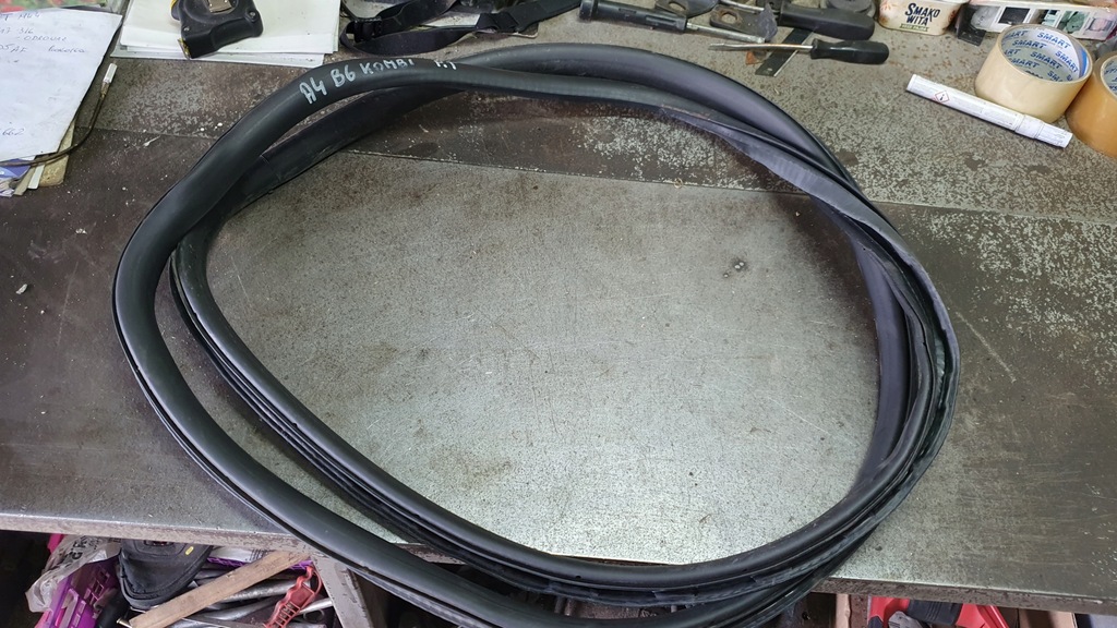 фото №1, Audi a4 b6 kombi - прокладка дверь правый задняя