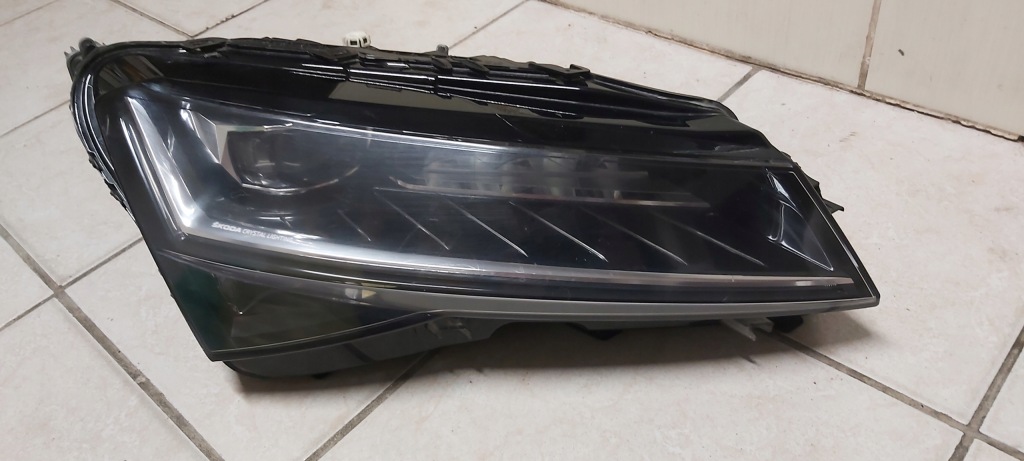 Купить Skoda superb 3 рестайлинг  фара правая  перед передняя full led 3v1941016d