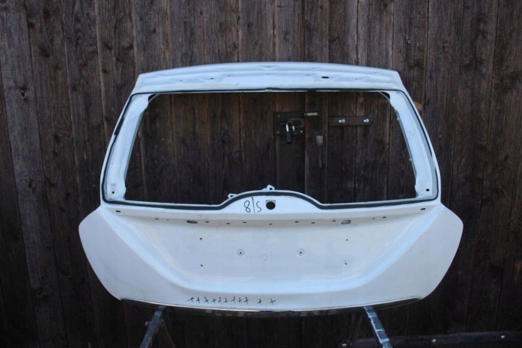 фото №1, Крышка багажника багажника volvo v60 10-18r + хром plug in