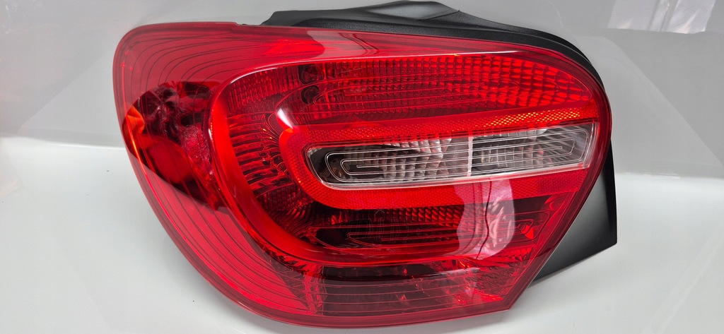 фото №1, Mercedes a klasa 176 лампа ліва задня