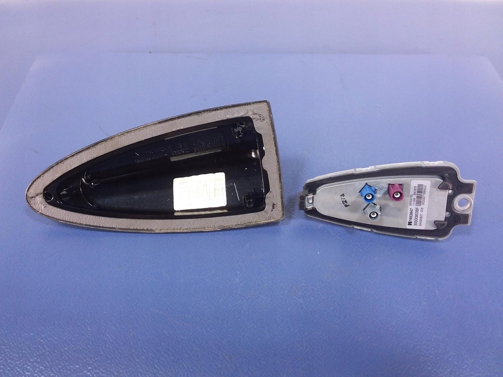 фото №7, Bmw 3 e91 антенна кровельная плавник 6950704