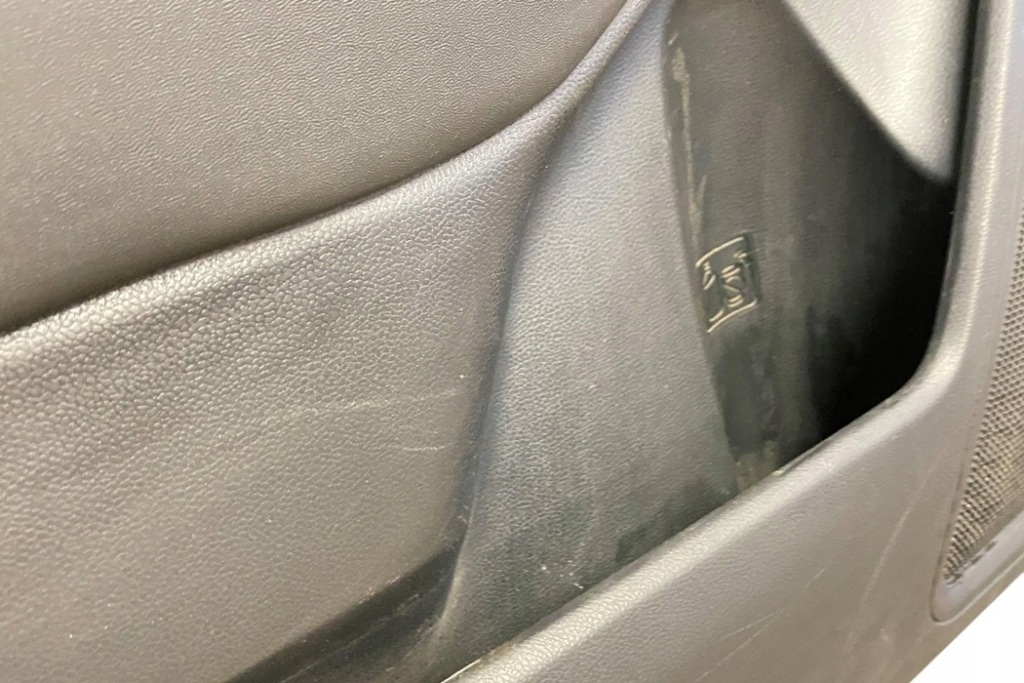 Обшивка передних левых дверь subaru outback br 94210an01b 2.5l бензиновый с Разборки