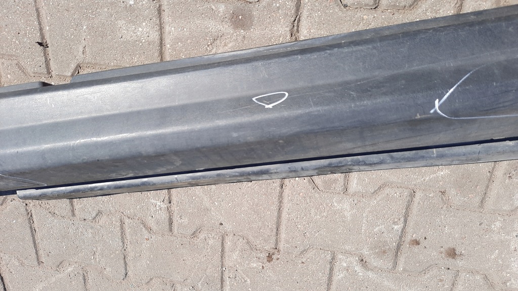 фото №4, Молдинг порог правая 31290542 volvo v40 ii cc