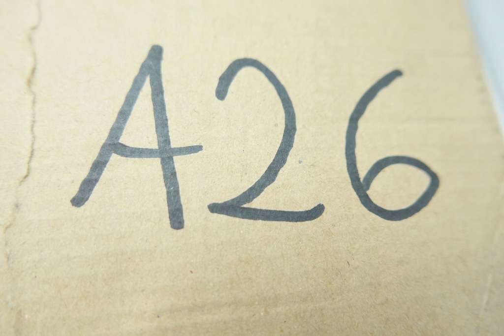 фото №6, Toyota оригинальный номер 68124-48050