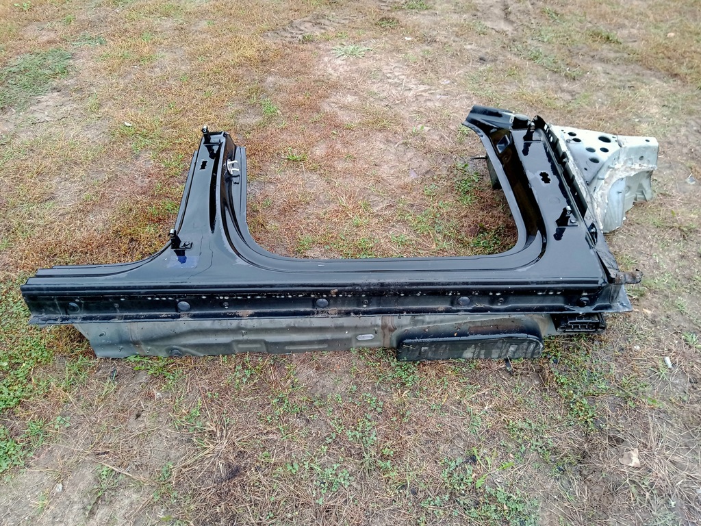 фото №1, Audi q7 4m четверть порог блок двигателя правая перед