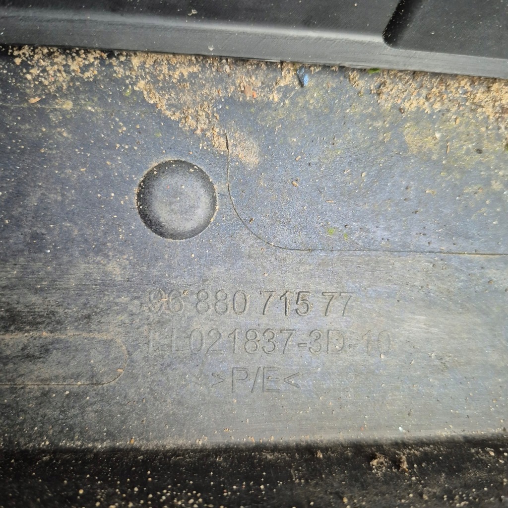 Peugeot 207 рестайлинг  09-12 бампер перед передний 9688071577 Оригинал