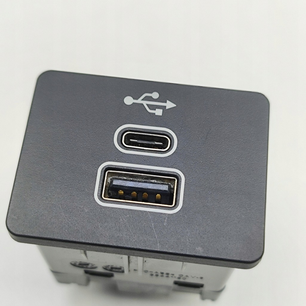 фото №5, Ford kuga iii 2024 разъём / соединитель usb