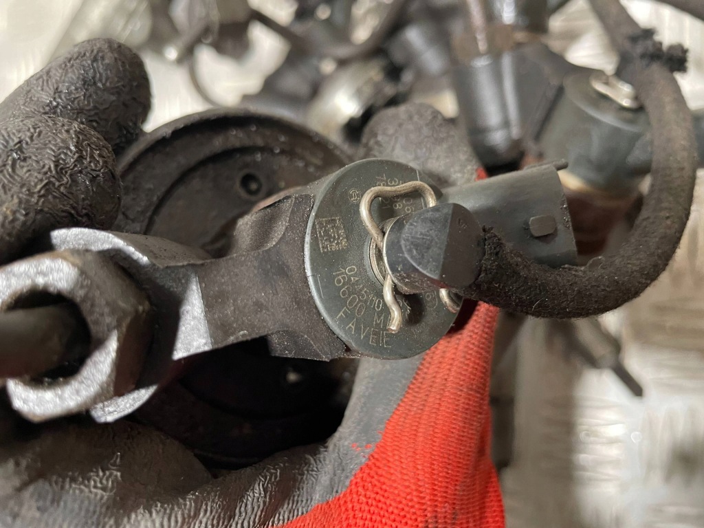 Купити Система паливний упорскування renault mascott 3.0 dci 0445110284 0445010136