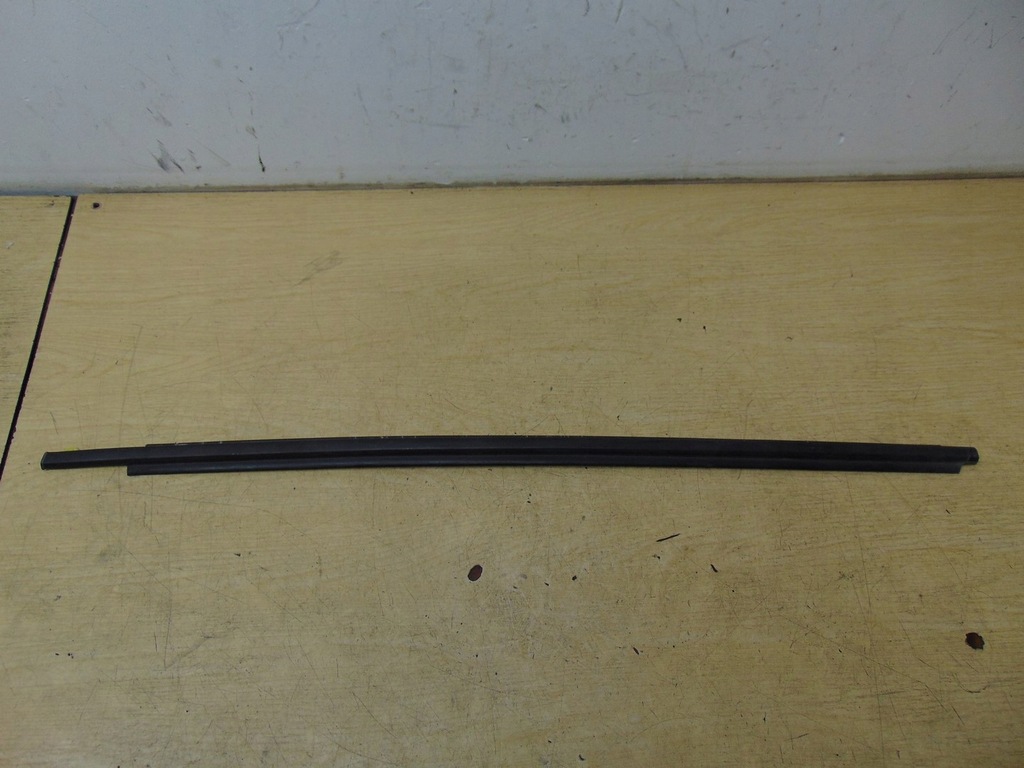 фото №1, Молдинг ущільнювач лівий перед toyota prius ii 2002-