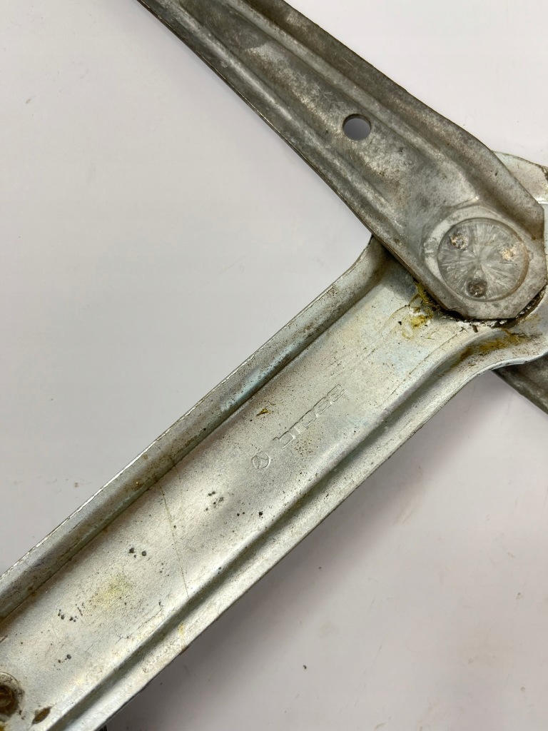 Купить Подъемник стекло правая  перед ручной механический mercedes w124 седан s124 универсал