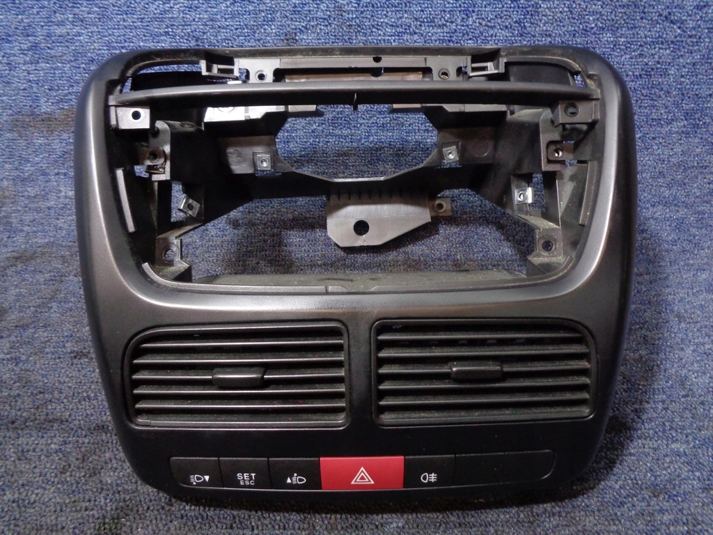 фото №1, Решётка обдув рамка переключатели doblo 2 combo d