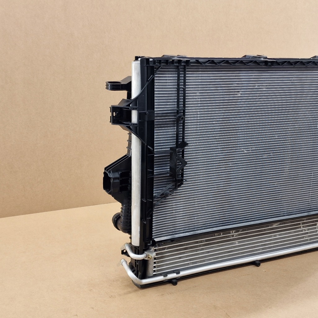 Комплект радиатор с вентилятор porsche cayenne 92a vw touareg 7p 7p0121253 Оригинал