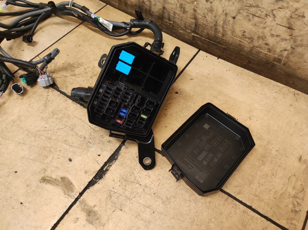 фото №11, Корпус корпус коробка запобіжників highlander xu70 iv 4