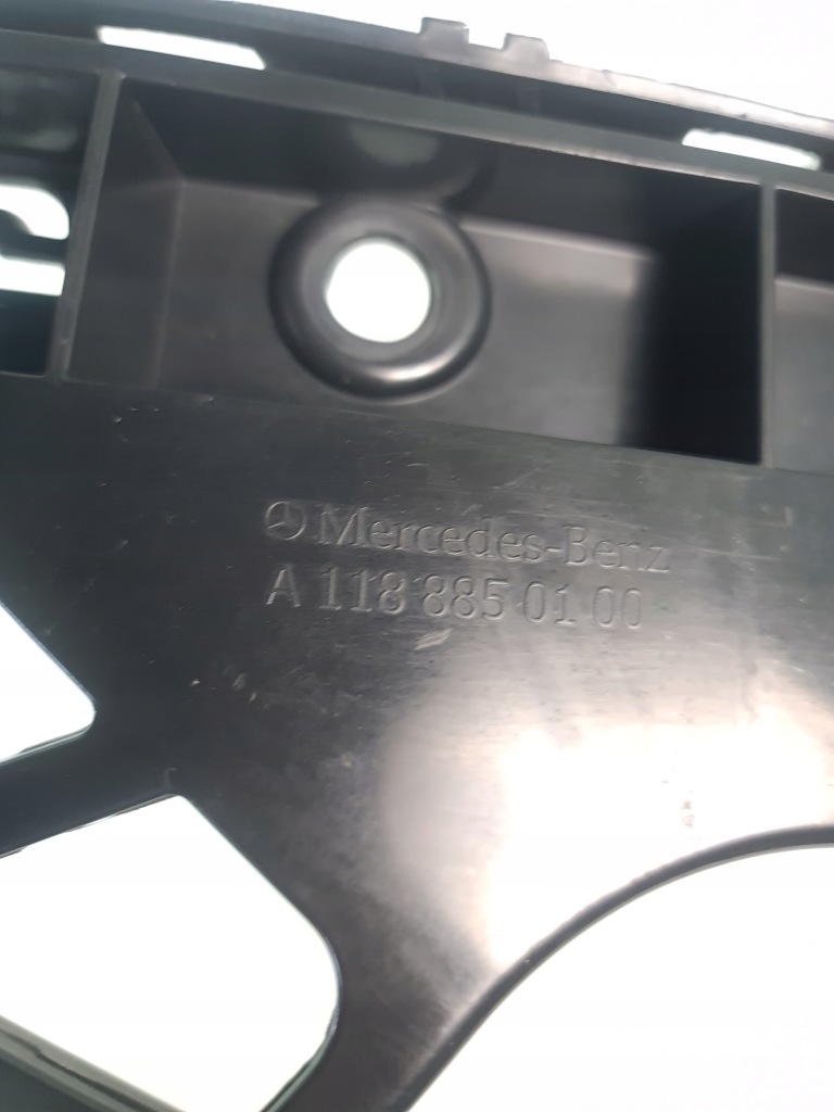 Купити Напрямна кронштейн бампера лівий задній mercedes cla 118