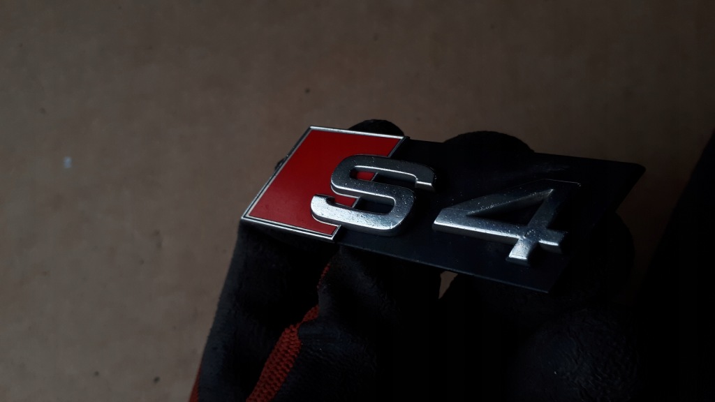 фото №3, S4 b8 значок эмблема решетка перед logo s4