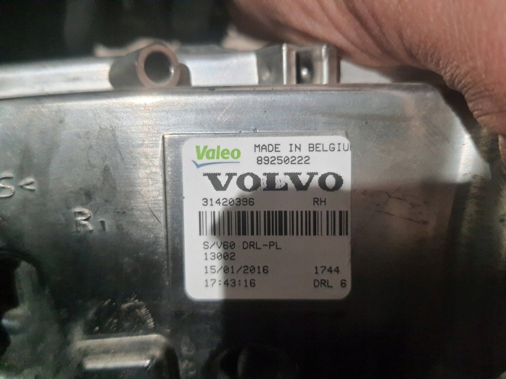 Купить Volvo v60 s60 рестайлинг  31420396 противотуманная фара led drl правый