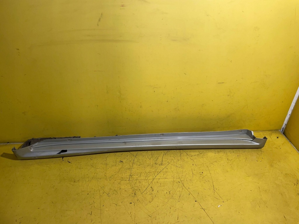 Mercedes-benz a w168 молдинг накладка поріг правий в Україні