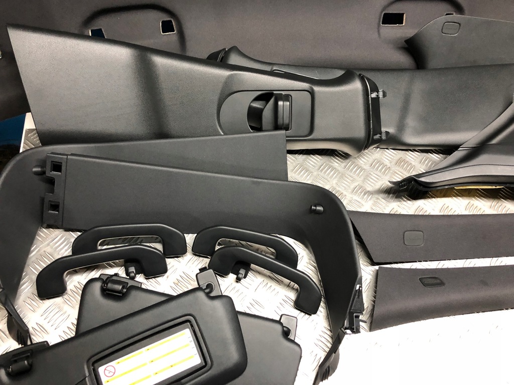 фото №10, Mercedes w176 amg потолок потолок czarna комплект стойки