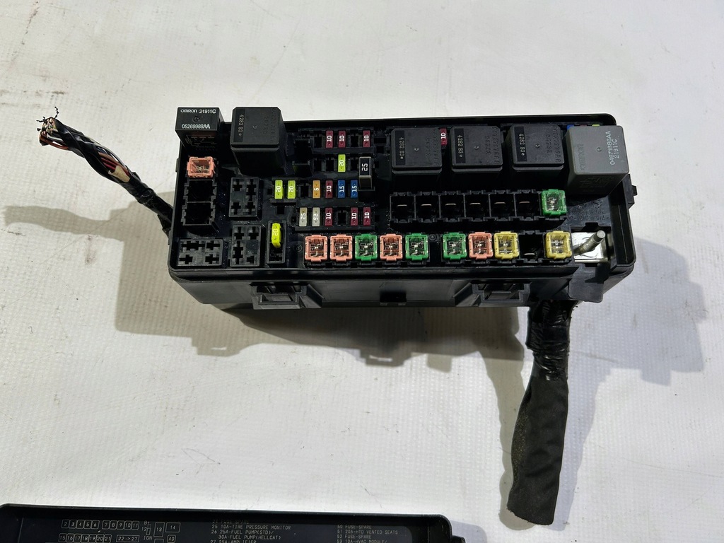 фото №8, Коробка запобіжників bazpieczniki комплект dodge charger challenger 2015-