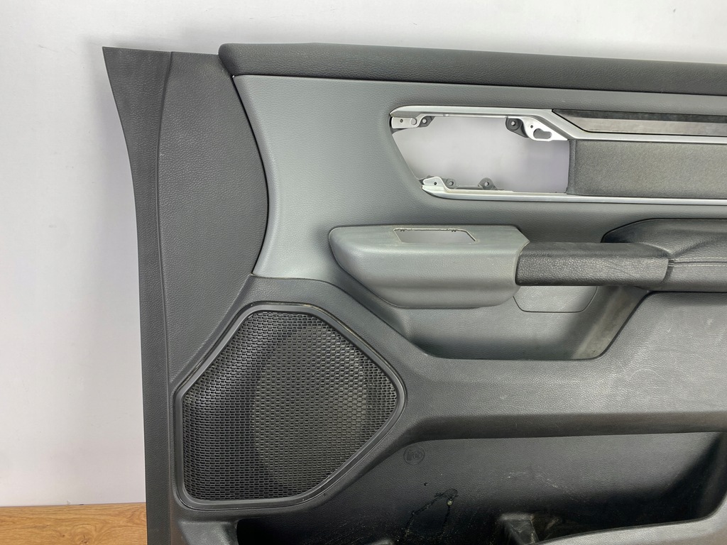 фото №5, Обшивка дверь правый перед ram 1500 2019+ usa