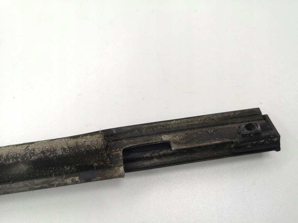 фото №9, Chrysler pt cruiser ліва сторона молдинг прокладка скло двері задніх