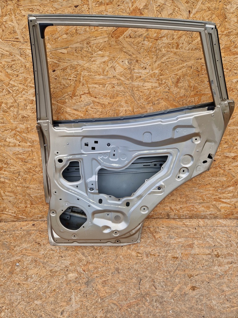 фото №9, Renult kadjar 15- двері правий задня задні 821525757r