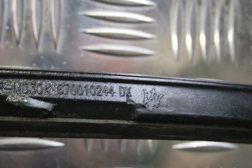 фото №8, Накладки дахові maserati quattroporte vi m156