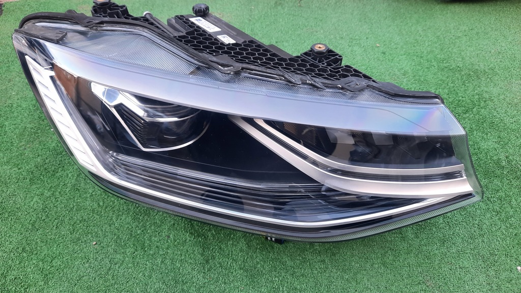 фото №1, Vw caddy 2k8 full led лампа передня