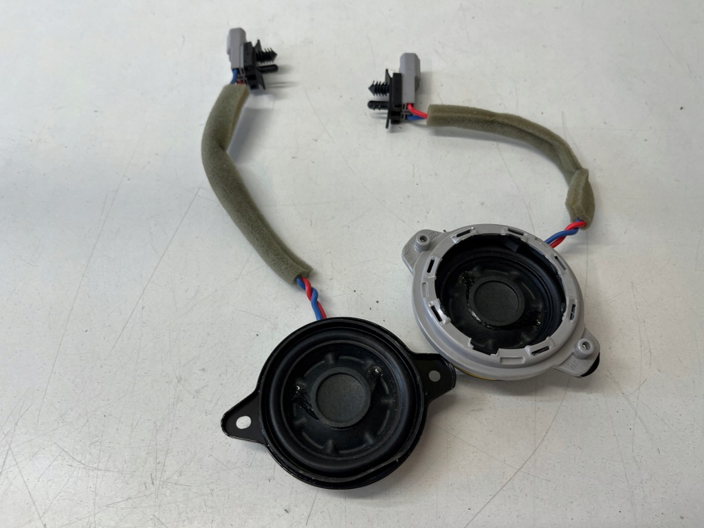 Купити Land rover discovery l462 динамік задніх двері hy32-18808-ca