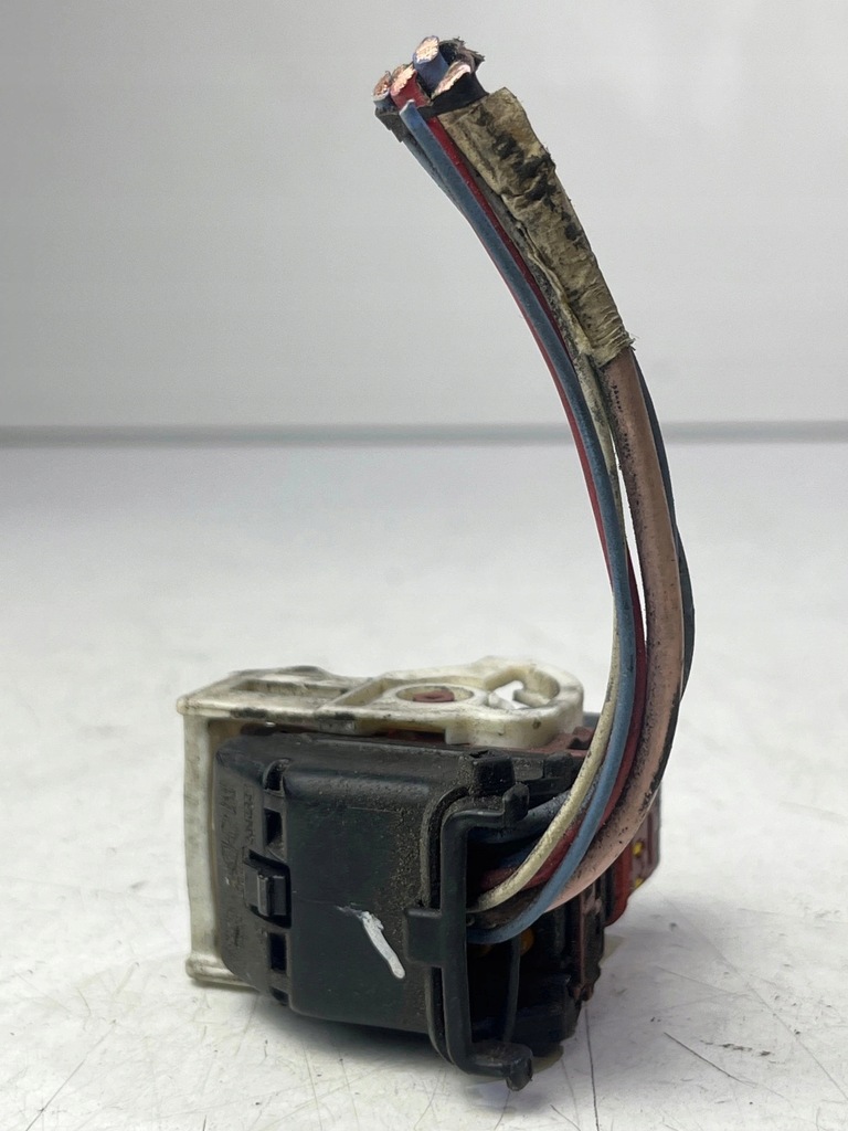 фото №8, Роз'єми штекер колодка коробка запобіжників bsm r03