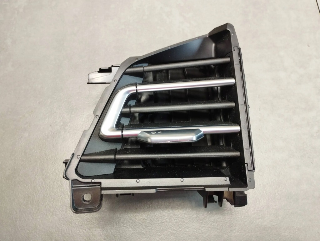 фото №1, Audi q4 e-tron решітка обдув 89b820902a